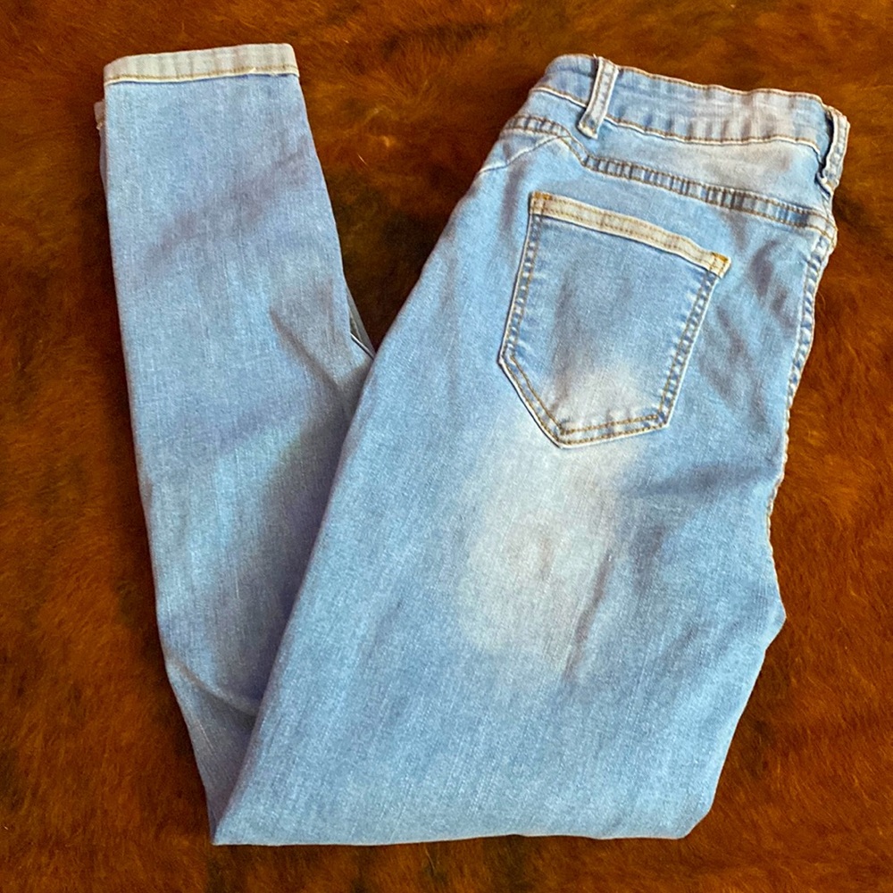 Size 27 Light Wash Blue Jeans/Jeggings